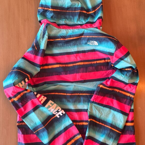 Northface Windbreaker NEW Size Youth 18/20 Women's small/medium Lightweight - Picture 2 of 5